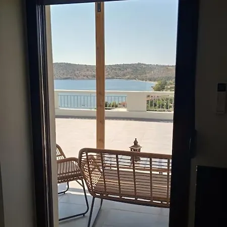 Kamares View Apartamento Ageranos