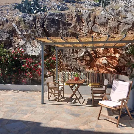 Kamares View Apartament *